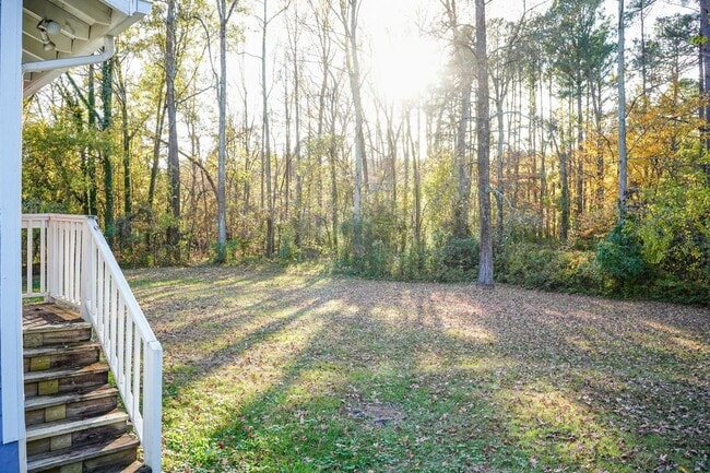 Building Photo - Three Bedroom Home!