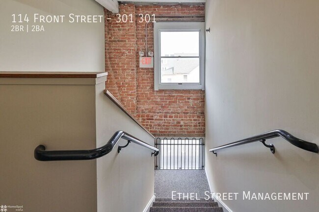 Building Photo - 114 Front St