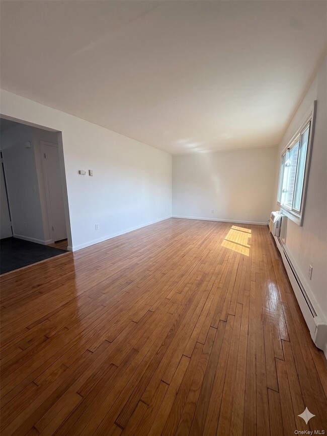 Building Photo - 629 Wellwood Ave