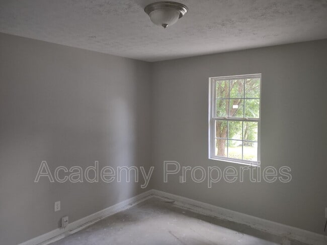 Building Photo - 2039 Faith Cove