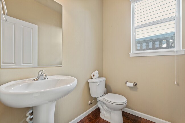 Building Photo - 18705 139th St E