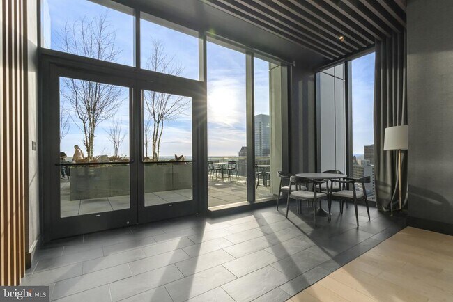 Building Photo - 210 S 12th St