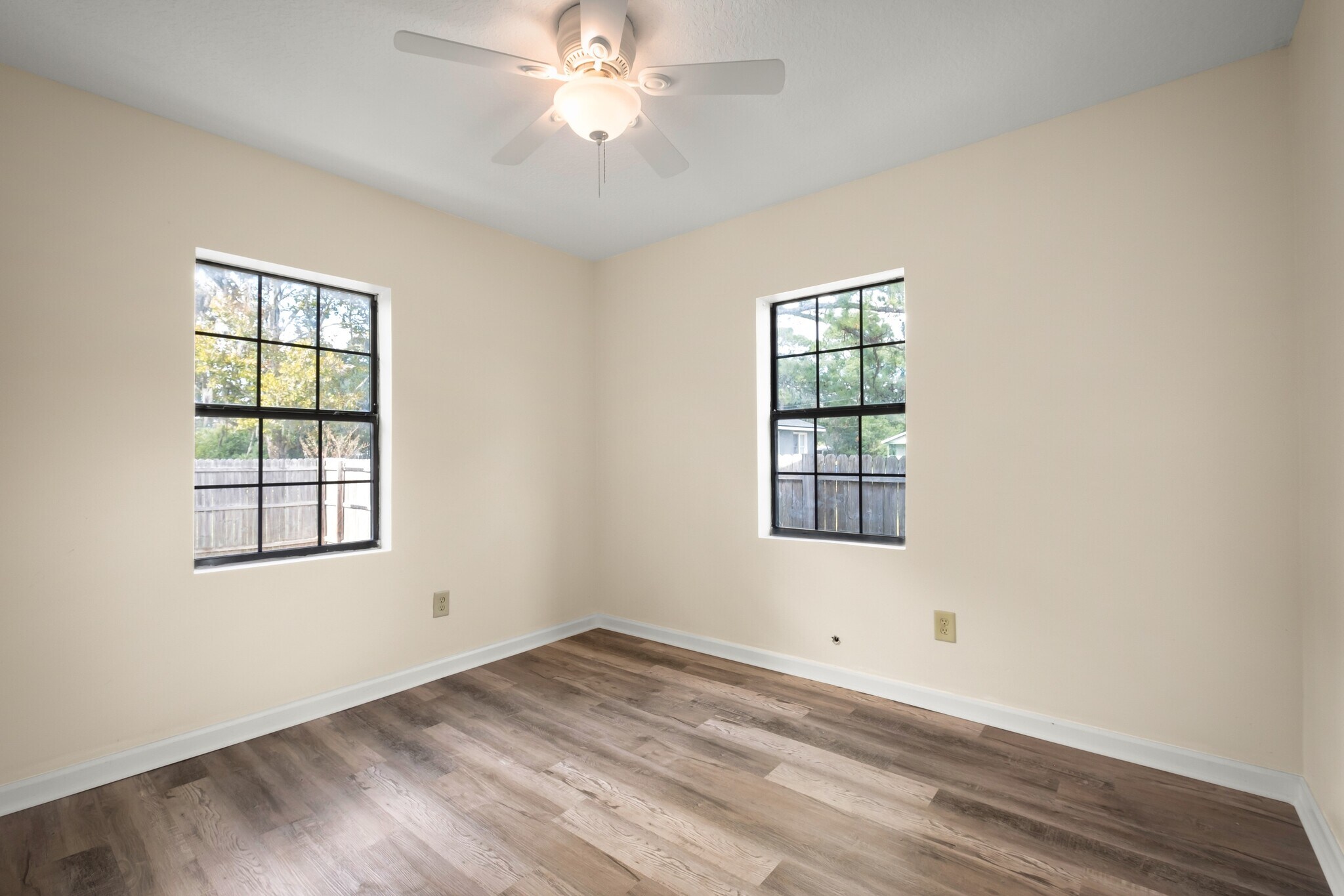 Building Photo - 12716 Gillespie Ave