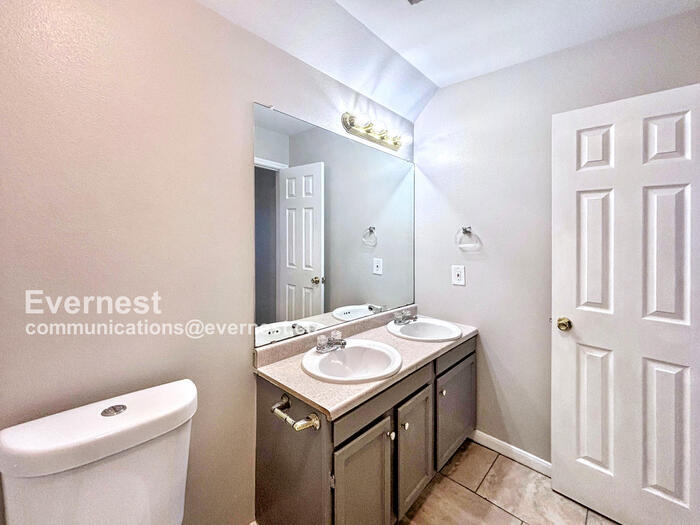 Building Photo - 2300 Abernathy St