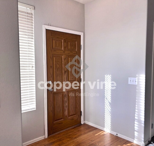 Building Photo - 160 Alyssum Dr