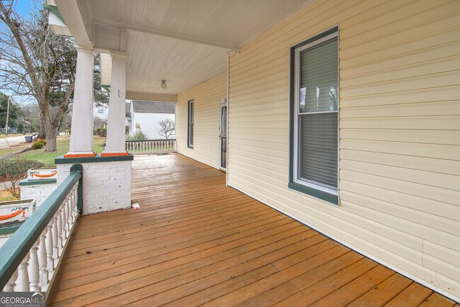 Building Photo - 304 Boulevard