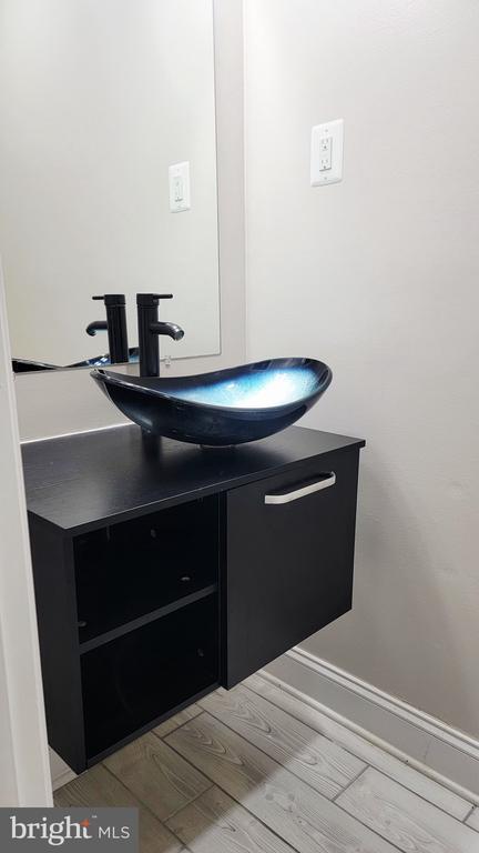 Building Photo - 12400 Shadow Ln