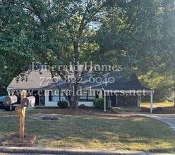 Building Photo - NOW READY!!! Cozy ranch 2 bedroom 1.5 bathroom duplex in Snellville!