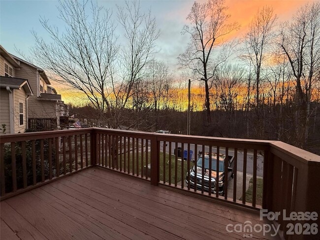 Building Photo - 163 Forest Ridge Rd