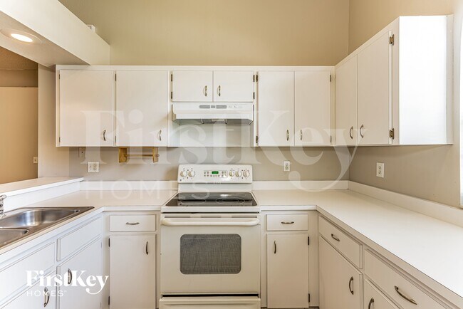 Building Photo - 468 Emerald Cove Loop