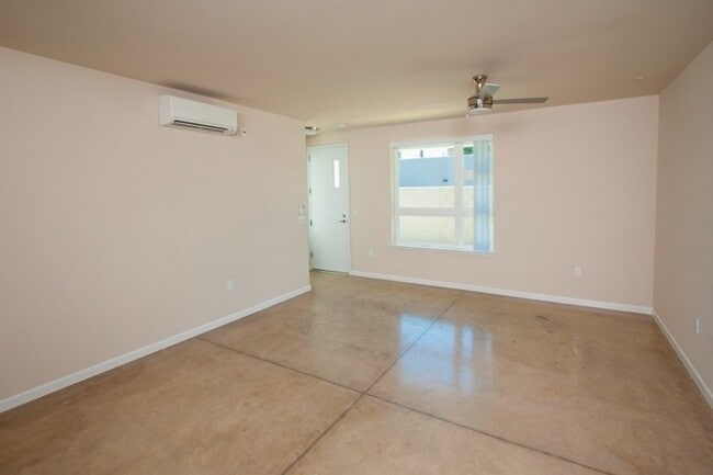 Interior Photo - 0037ful