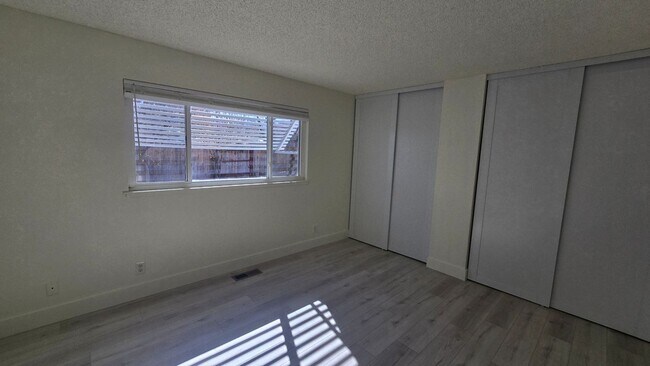 Building Photo - Newly Renovated NW Reno Home