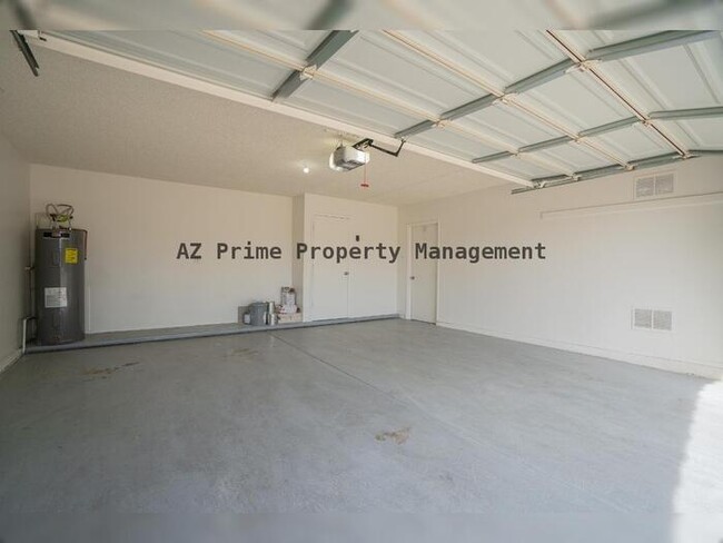 Building Photo - 1104 E Bell De Mar Dr