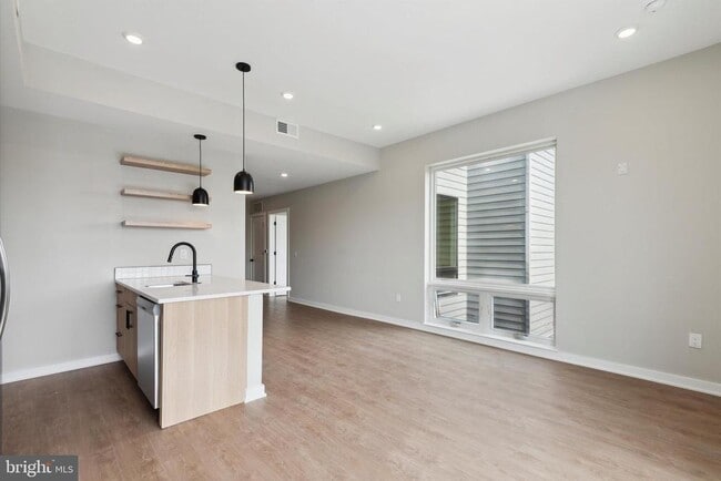 Building Photo - 308 W Chelten Ave