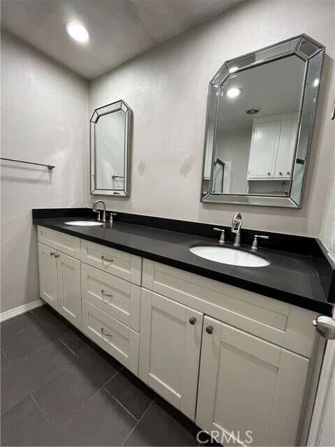 Building Photo - 12580 Fairoaks Ln