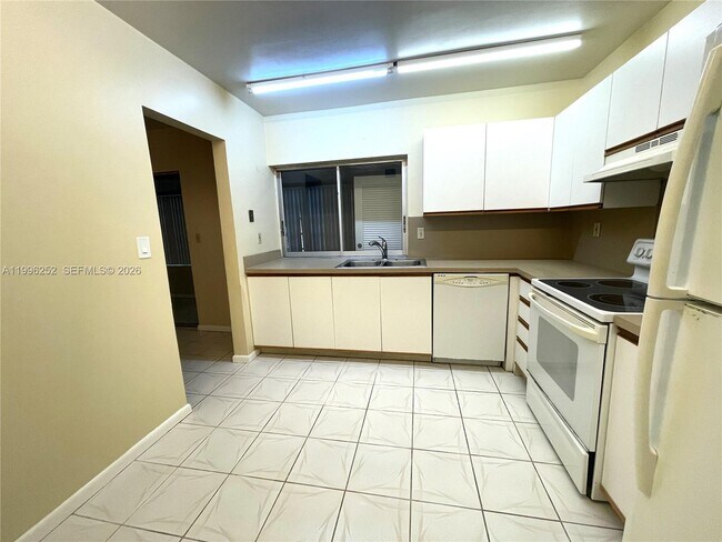 Building Photo - 16924 SW 112th Ct