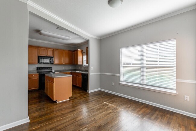 Building Photo - 6105 Regency Ct