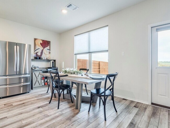 Building Photo - 624 Pepperbark Loop