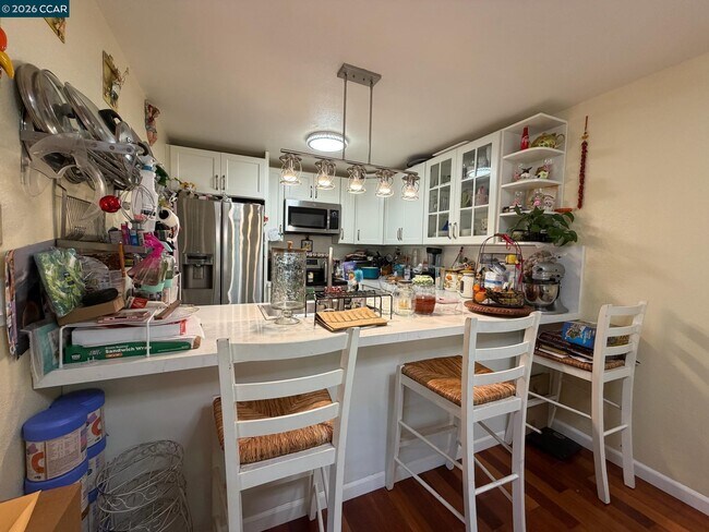 Building Photo - 6 Basin Ct