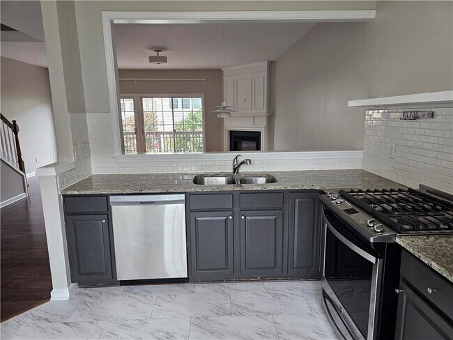 Building Photo - 1021 Thornborough Dr