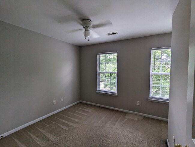 Building Photo - CORNELIUS 3 BEDROOM 2.5 BATH W/FENCED YARD