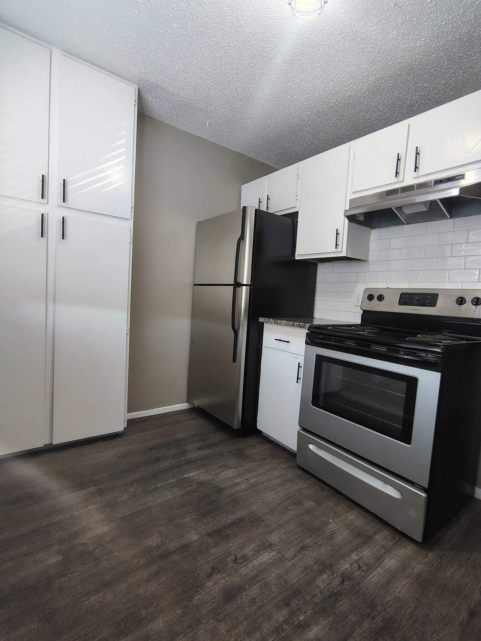 Building Photo - 412 Summit Ave