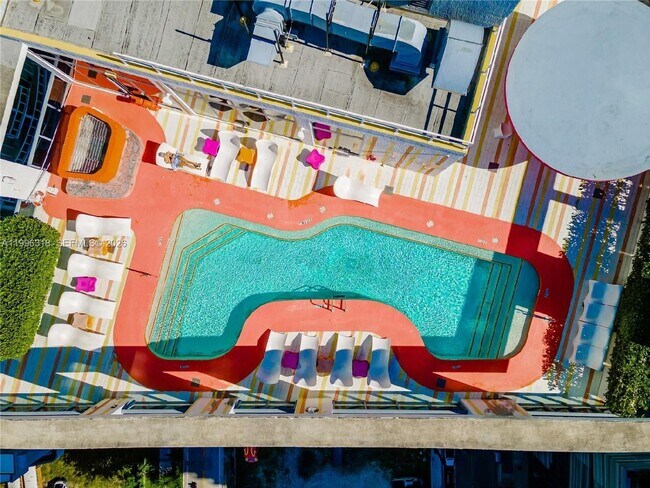 Building Photo - 31 SE 6th St