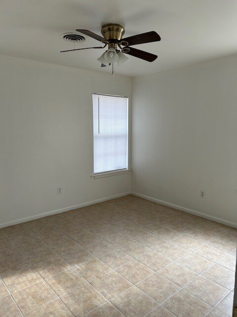 Building Photo - 709 S 11th St