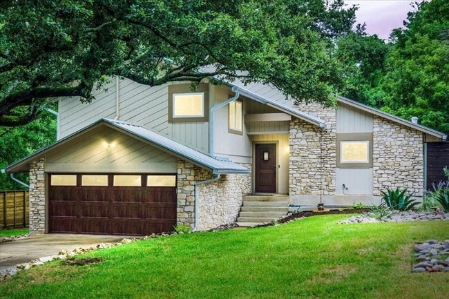 Building Photo - 7001 Danwood Dr