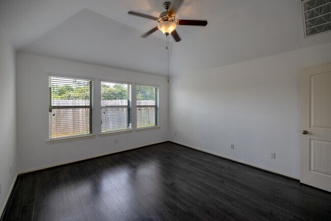 Building Photo - 1822 Olive Pine Dr
