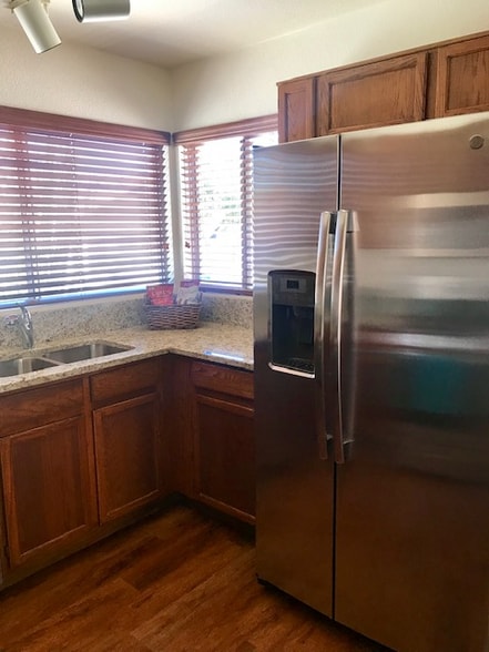 Building Photo - 9908 N Woodstone Trail