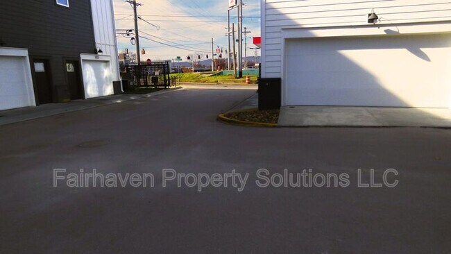 Building Photo - 1978 Mitchell Ave