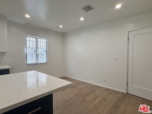 Building Photo - 170 N Orange Dr