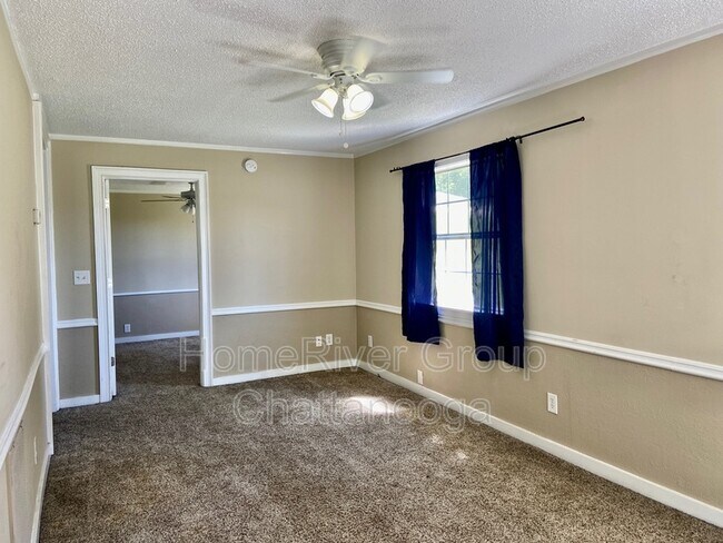 Building Photo - 5870 Grubb Rd