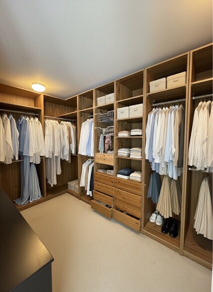 Building Photo - 2404 SE 2nd Ct