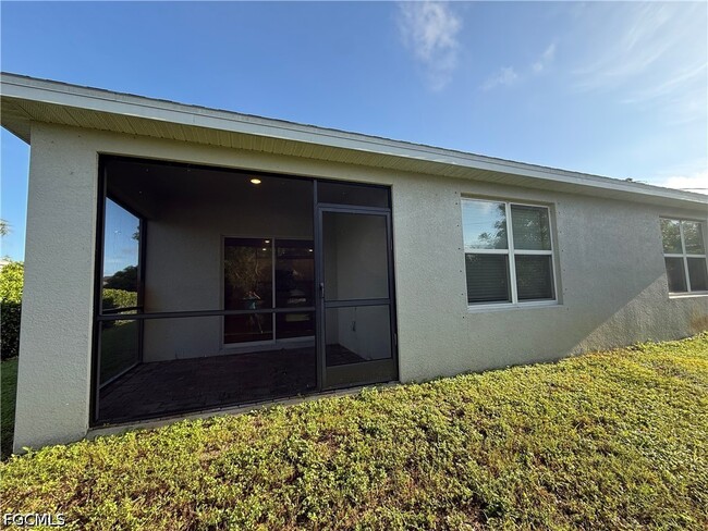 Building Photo - 8458 Blackberry Rd