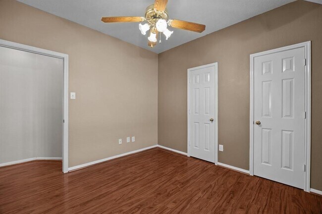 Building Photo - 2723 Shelby Dr