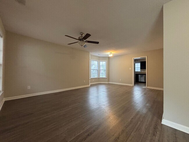 Building Photo - A Great Space on Pine Valley Court