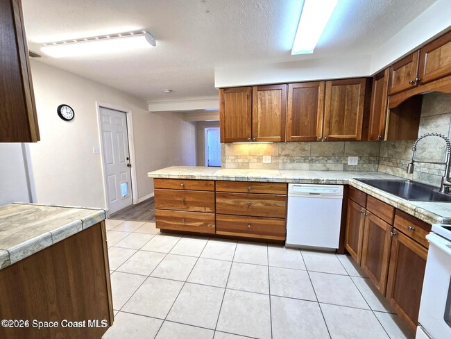 Building Photo - 9852 Honeysuckle Dr