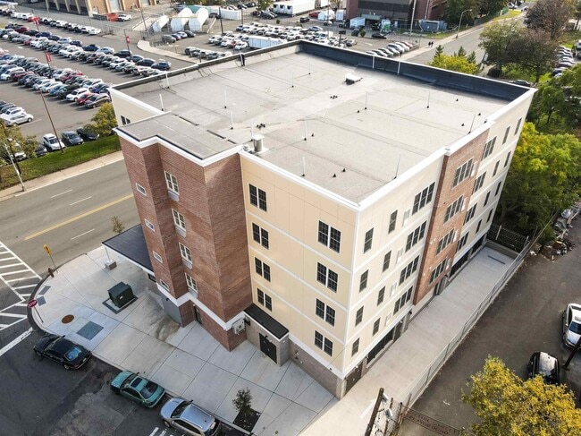 Building Photo - 162-170 S Orange Ave