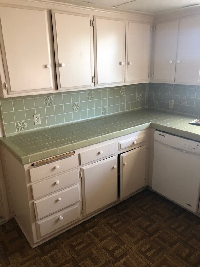 Building Photo - 3 BEDROOM APPLE VALLEY HOME