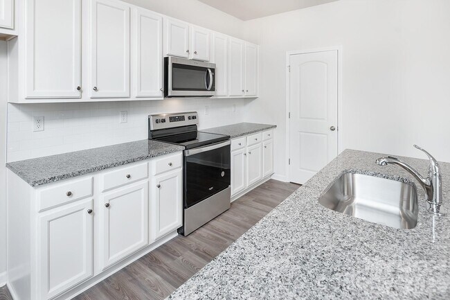 Building Photo - 1014 Hanover Crossing Dr