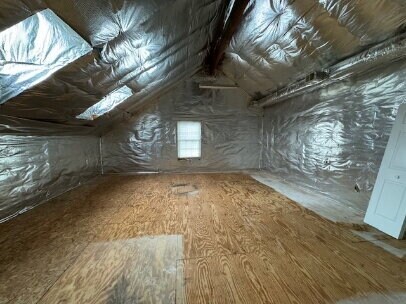 Building Photo - Move In Special 1/2 Off First Full Month with move in by 4/20/2026 - Pet Friendly 4-Bedroom Retre...