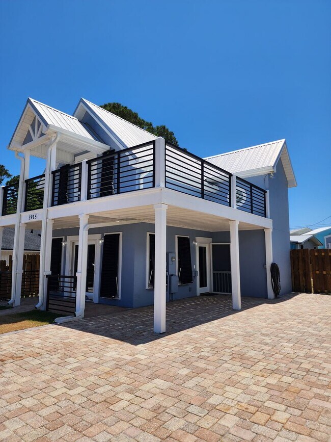 Building Photo - Beach Cottage