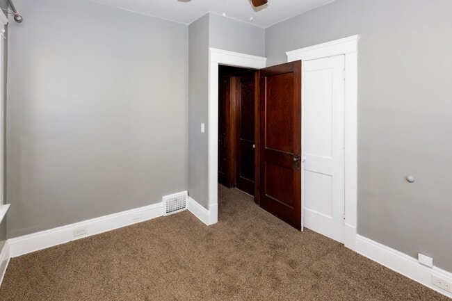 Building Photo - 3102 Montclair Ave