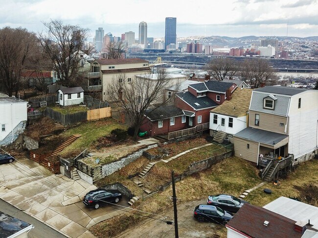 Building Photo - 1922 Shamokin St