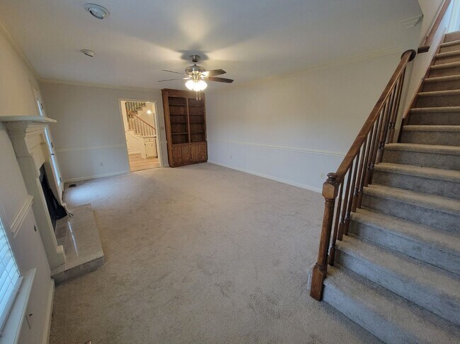 Building Photo - 4517 Crosland Dr