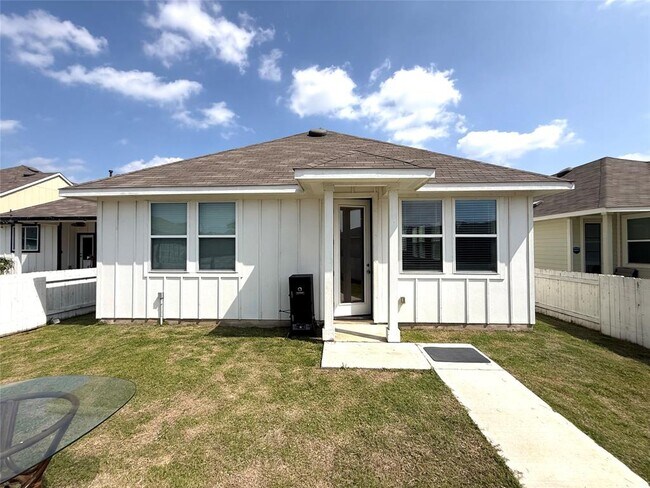 Building Photo - 133 Fabion St