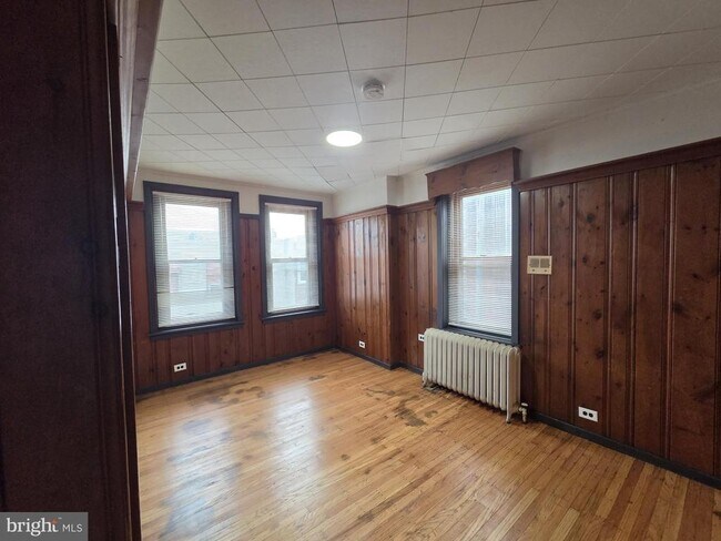 Building Photo - 633 E Allegheny Ave