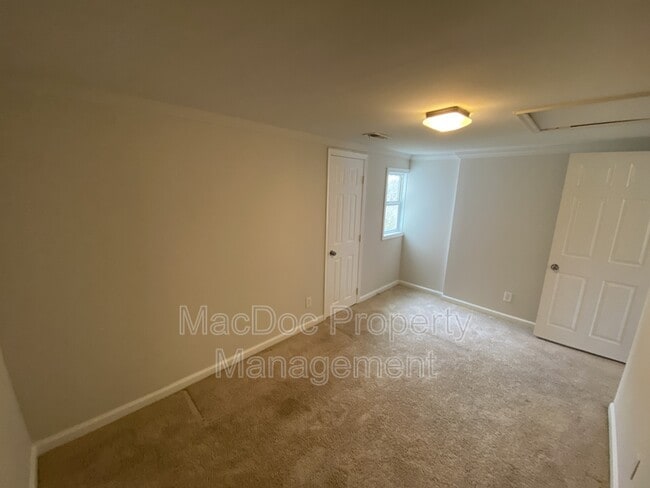 Building Photo - 5472 Riverview Dr